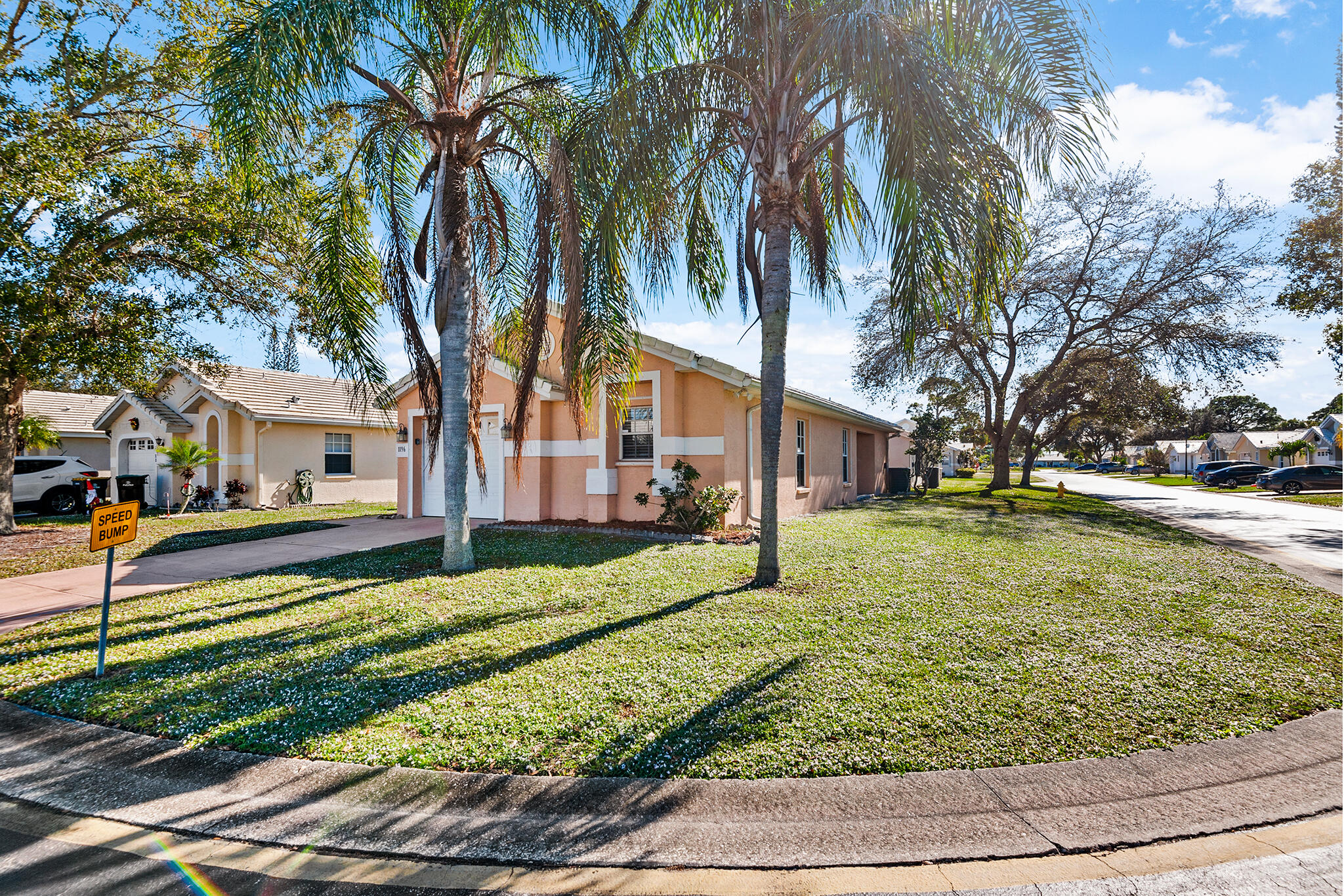 1196 Goldenrod Cir Northeast  