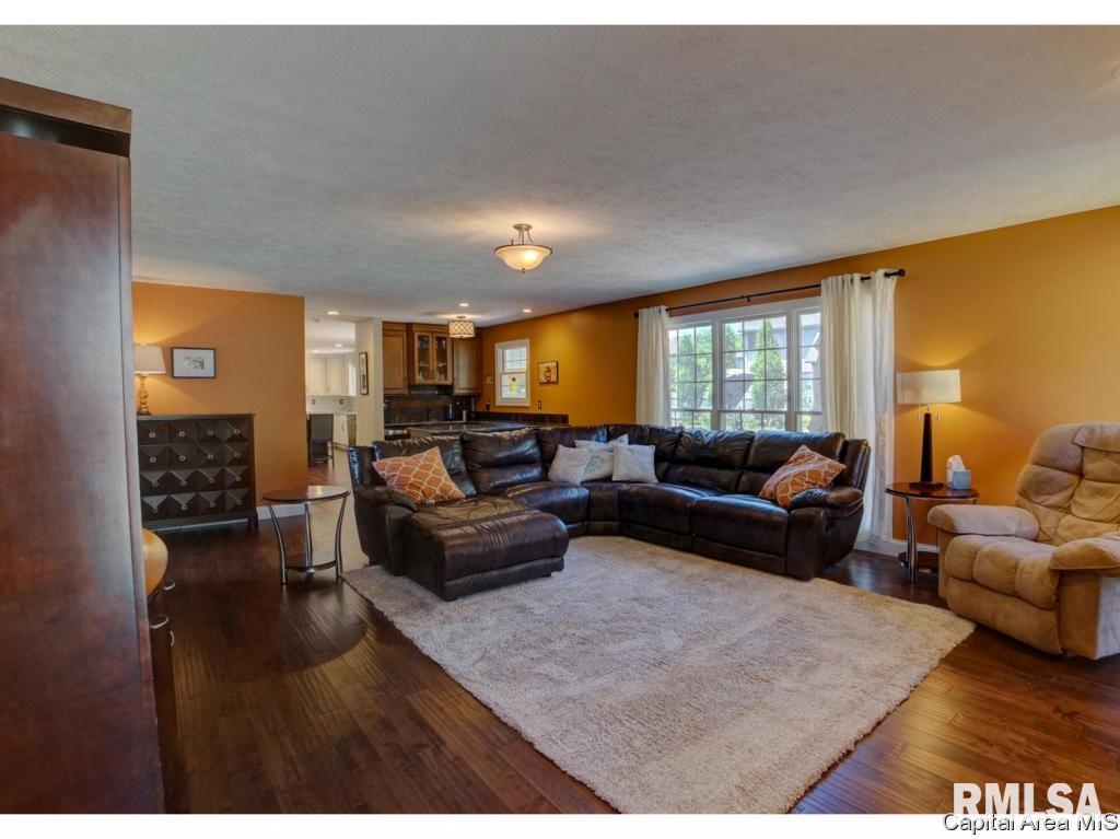 2335 Chesapeake Landing Springfield, IL 62712 - Photo 11 of 36