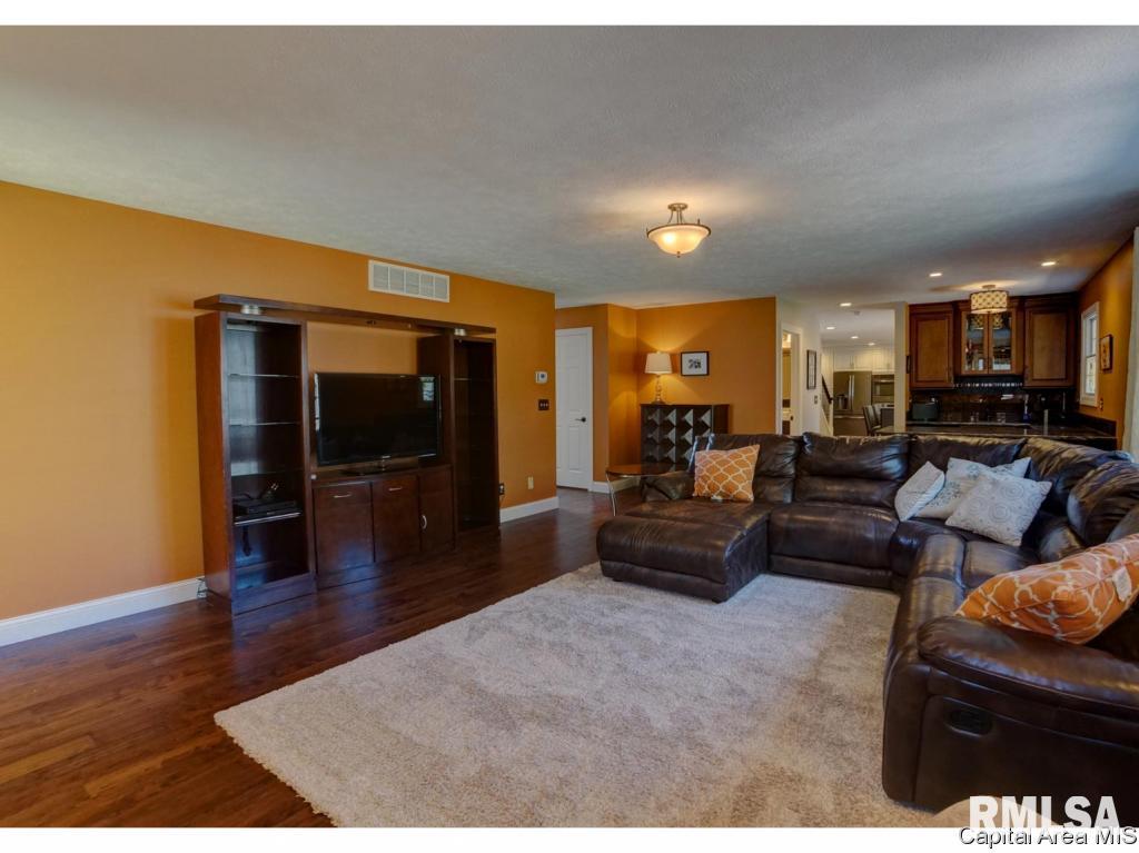 2335 Chesapeake Landing Springfield, IL 62712 - Photo 12 of 36