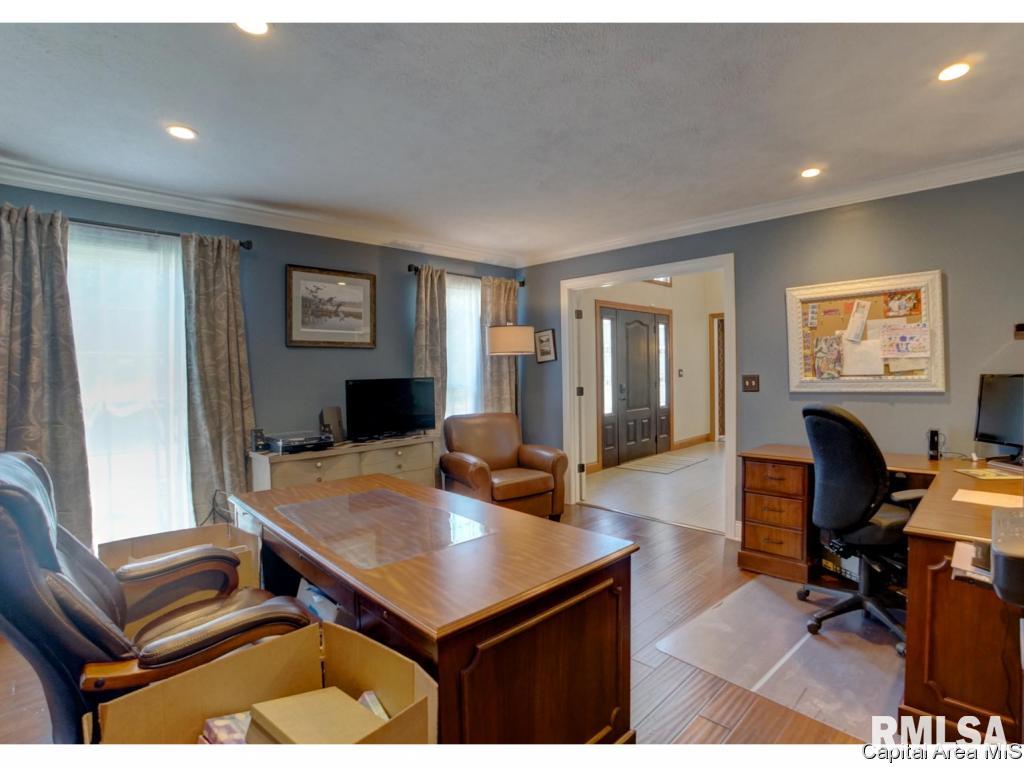 2335 Chesapeake Landing Springfield, IL 62712 - Photo 7 of 36