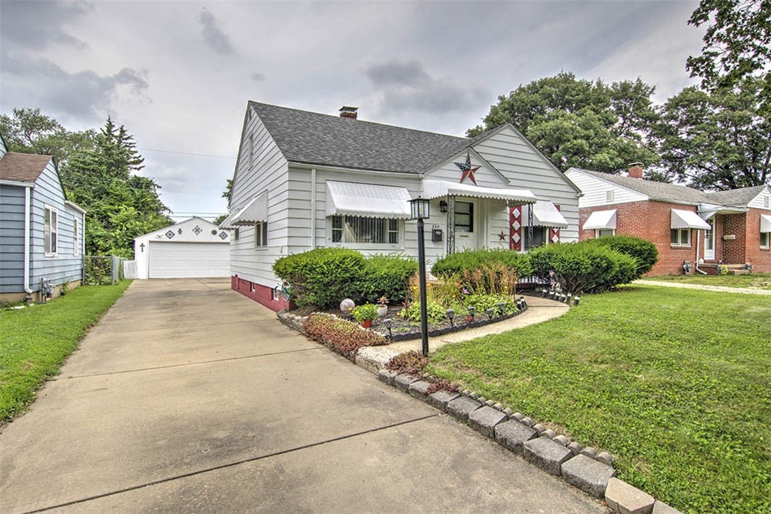 520 East Kellar Lane Decatur, IL 62526 - Photo 2 of 20