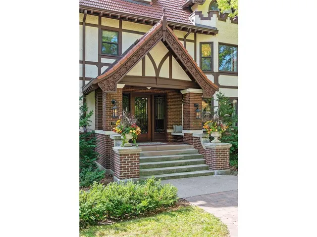 $1,625,000 | 2504 Euclid Place, Minneapolis, MN 55405