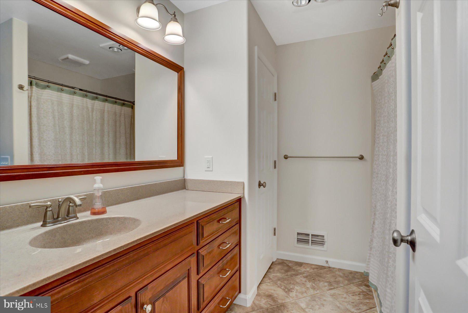 5 South Ridge Road Boiling Springs, PA 17007 - Photo 20 of 38 Primary Bathroom