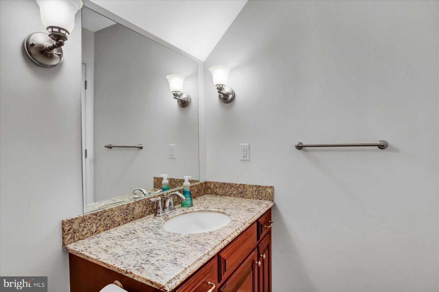 5 South Ridge Road Boiling Springs, PA 17007 - Photo 24 of 38 2nd Full bath on upper level