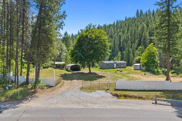 $285,000 | 4440 Northport-Waneta Road, Colville, WA 99114