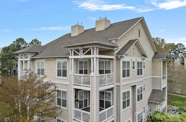 $379,500 | 18742 Nautical Drive, Unit 301, Cornelius, NC 28031
