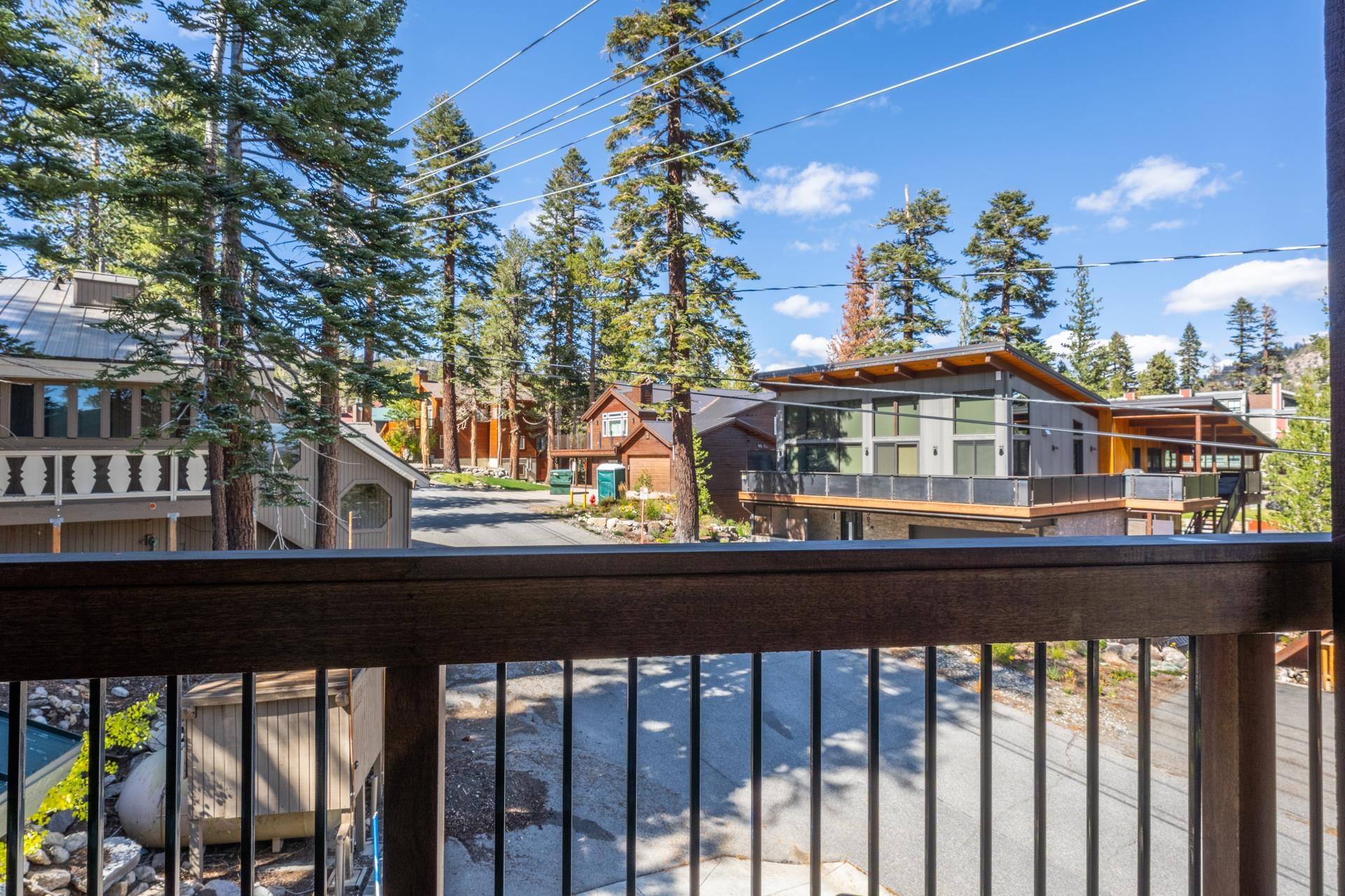 349 Davison Road Mammoth Lakes, CA 93546 - Photo 15 of 43 a view of a large building