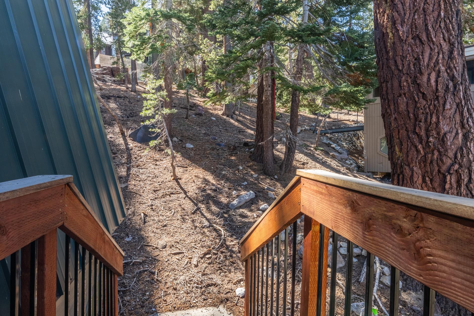 349 Davison Road Mammoth Lakes, CA 93546 - Photo 35 of 43 a view of balcony with wooden floor and fence