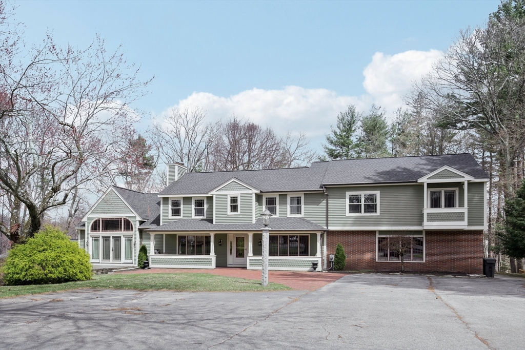 1055 Mammoth Road Dracut, MA 01826 - Photo 1 of 1 Gallery Image 1