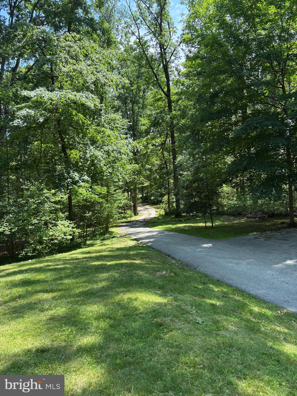 512 Conestoga Road Malvern, PA 19355 - Photo 17 of 33 Long and winding drive with easy access