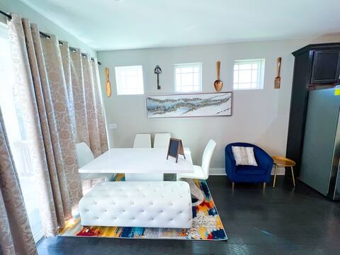 807 East 16th Street, Unit B Austin, TX 78702 - Photo 11 of 31 a living room with furniture and a flat screen tv