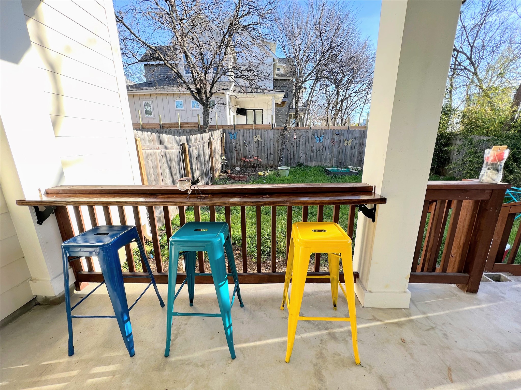 807 East 16th Street, Unit B Austin, TX 78702 - Photo 22 of 25 a view of a backyard with a table and chairs