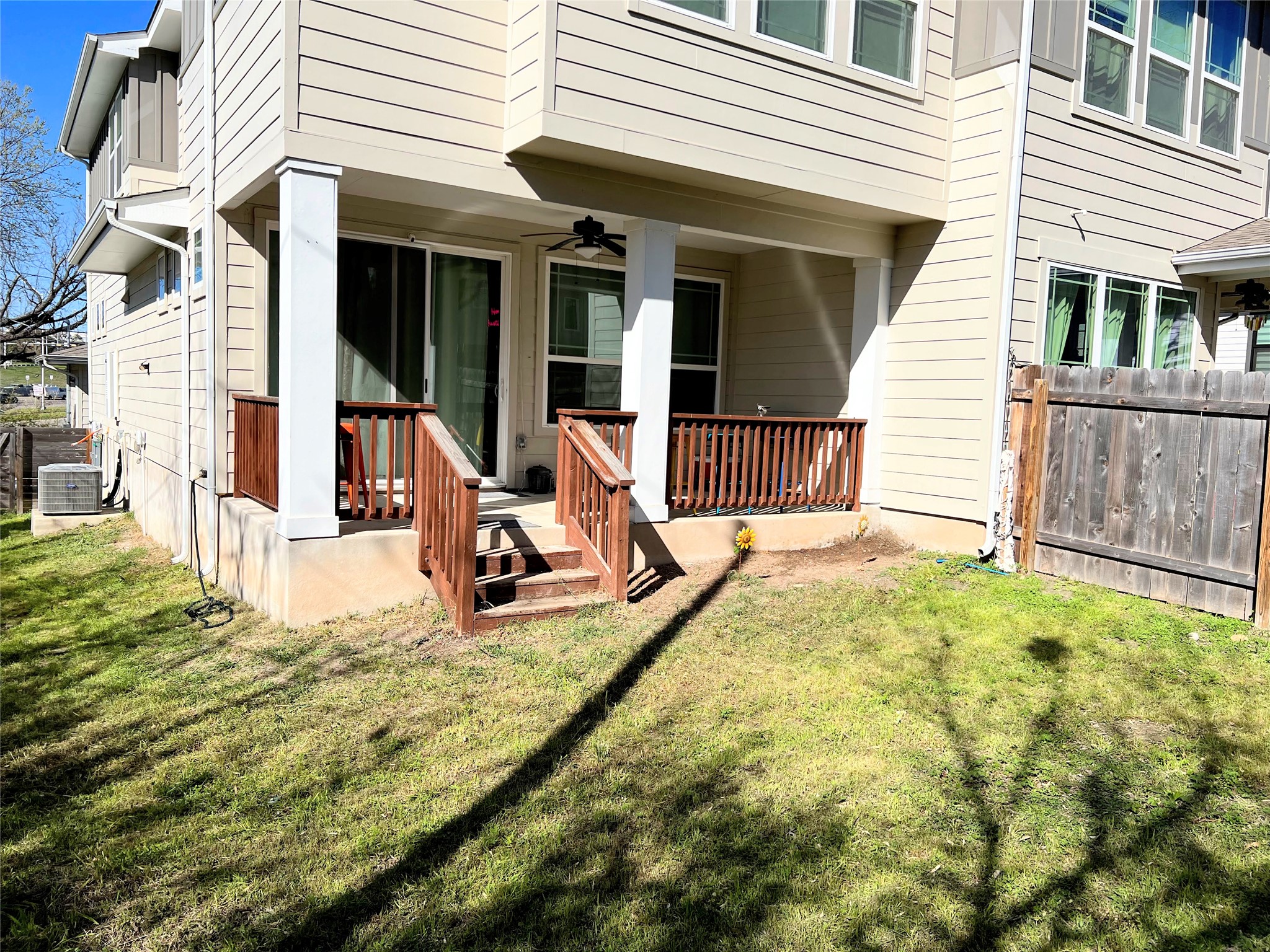 807 East 16th Street, Unit B Austin, TX 78702 - Photo 23 of 25 a view of a house with backyard and sitting area
