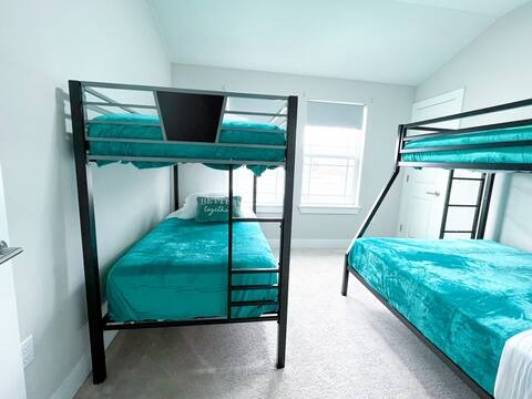 807 East 16th Street, Unit B Austin, TX 78702 - Photo 23 of 31 Two generously sized bedrooms provide flexible spaces that are perfect for family, guests, or a home office.