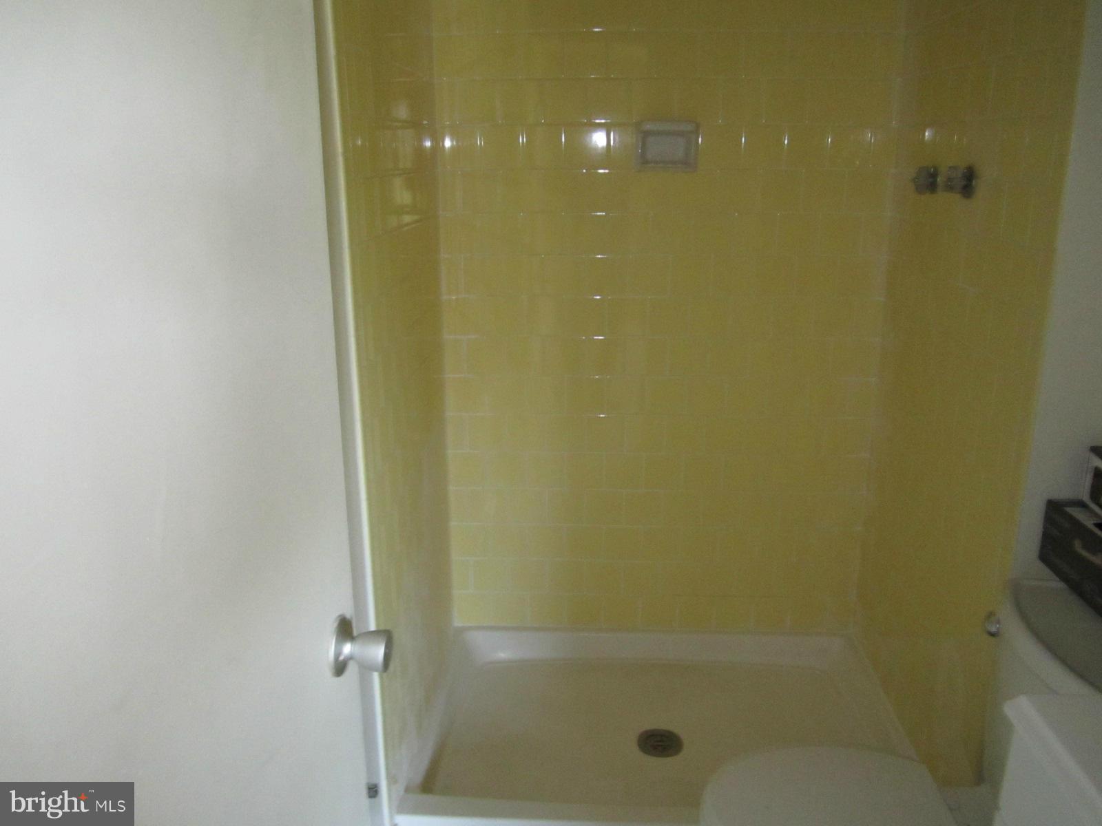 9529 Horizon Run Road, Unit 5A Gaithersburg, MD 20886 - Photo 12 of 24 Bath (Master)