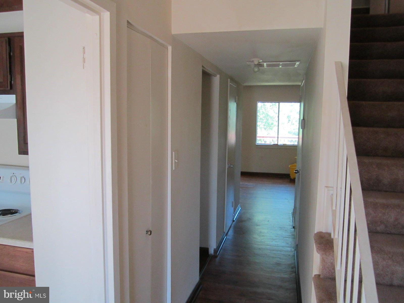 9529 Horizon Run Road, Unit 5A Gaithersburg, MD 20886 - Photo 10 of 24 First Floor Hallway)