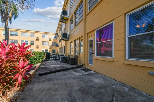 $121,500 | 2466 Ecuadorian Way, Unit 6, Clearwater, FL 33763