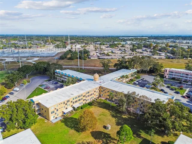 $121,500 | 2466 Ecuadorian Way, Unit 6, Clearwater, FL 33763