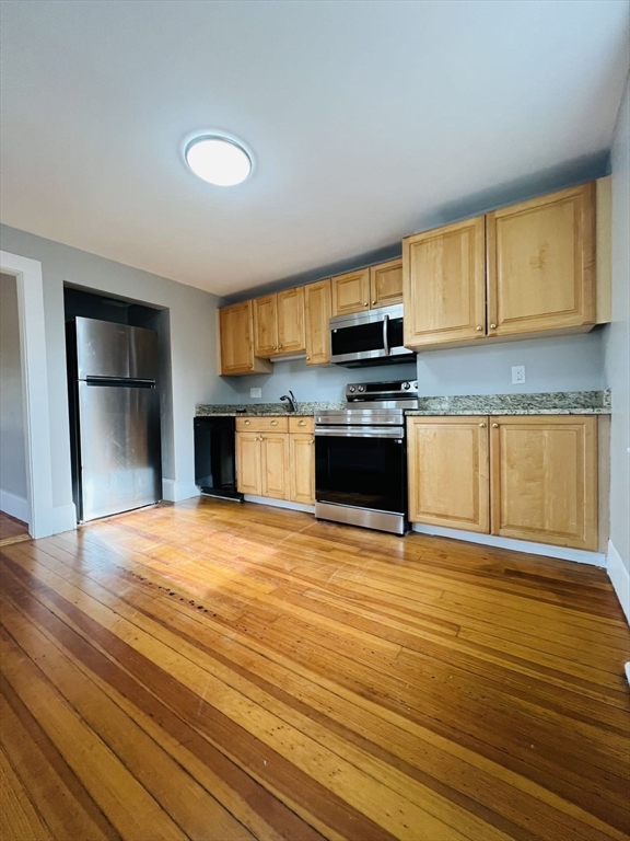 182 Shawsheen Road Andover, MA 01810 - Photo 5 of 16