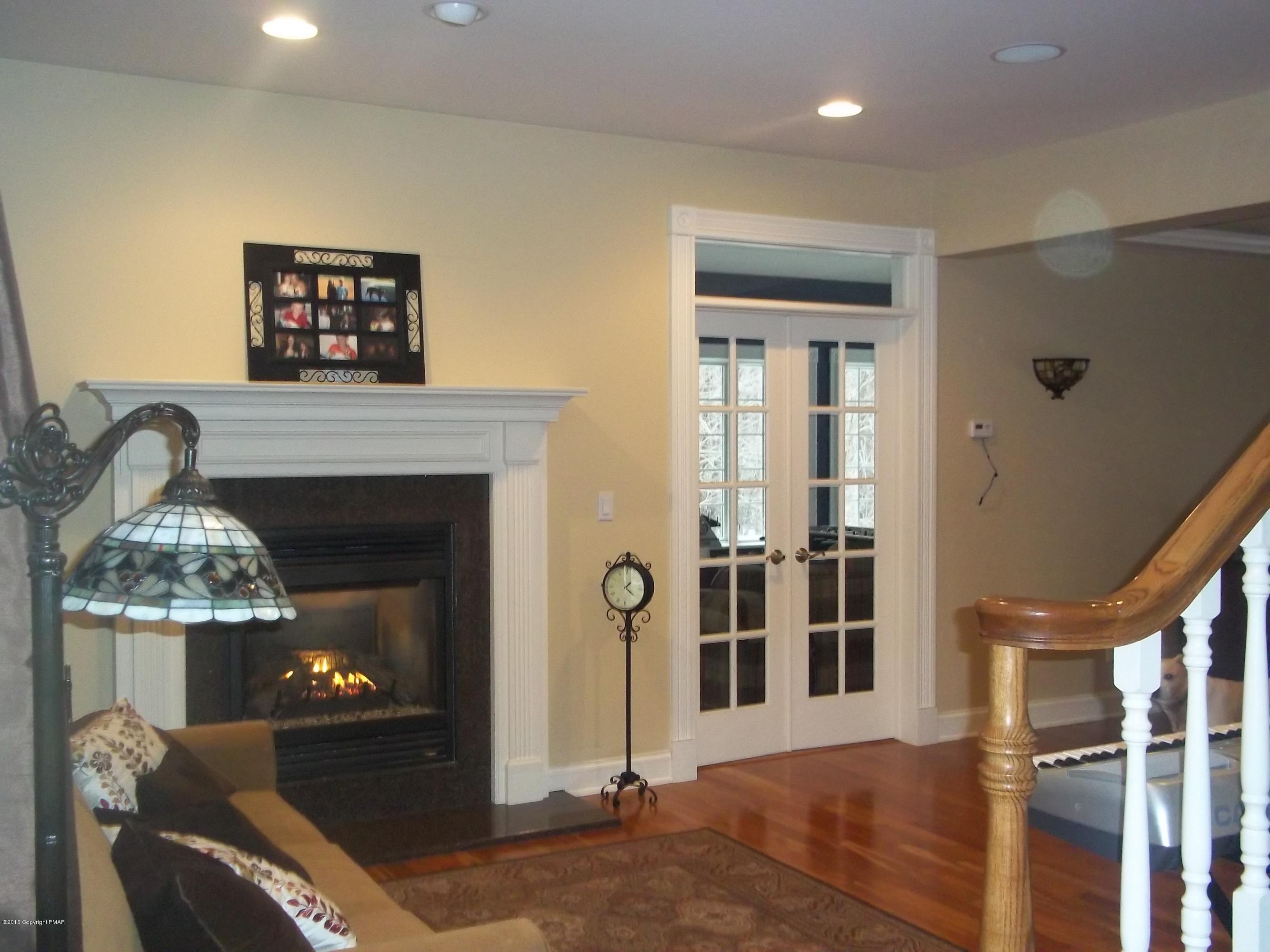165 Beehler Road Bartonsville, PA 18321 - Photo 3 of 20 living room 1