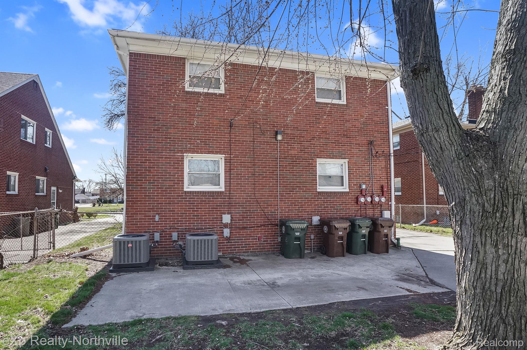 1982-1984 Vernier Road Grosse Pointe, MI 48236 - Photo 4 of 52 Gallery Image 4
