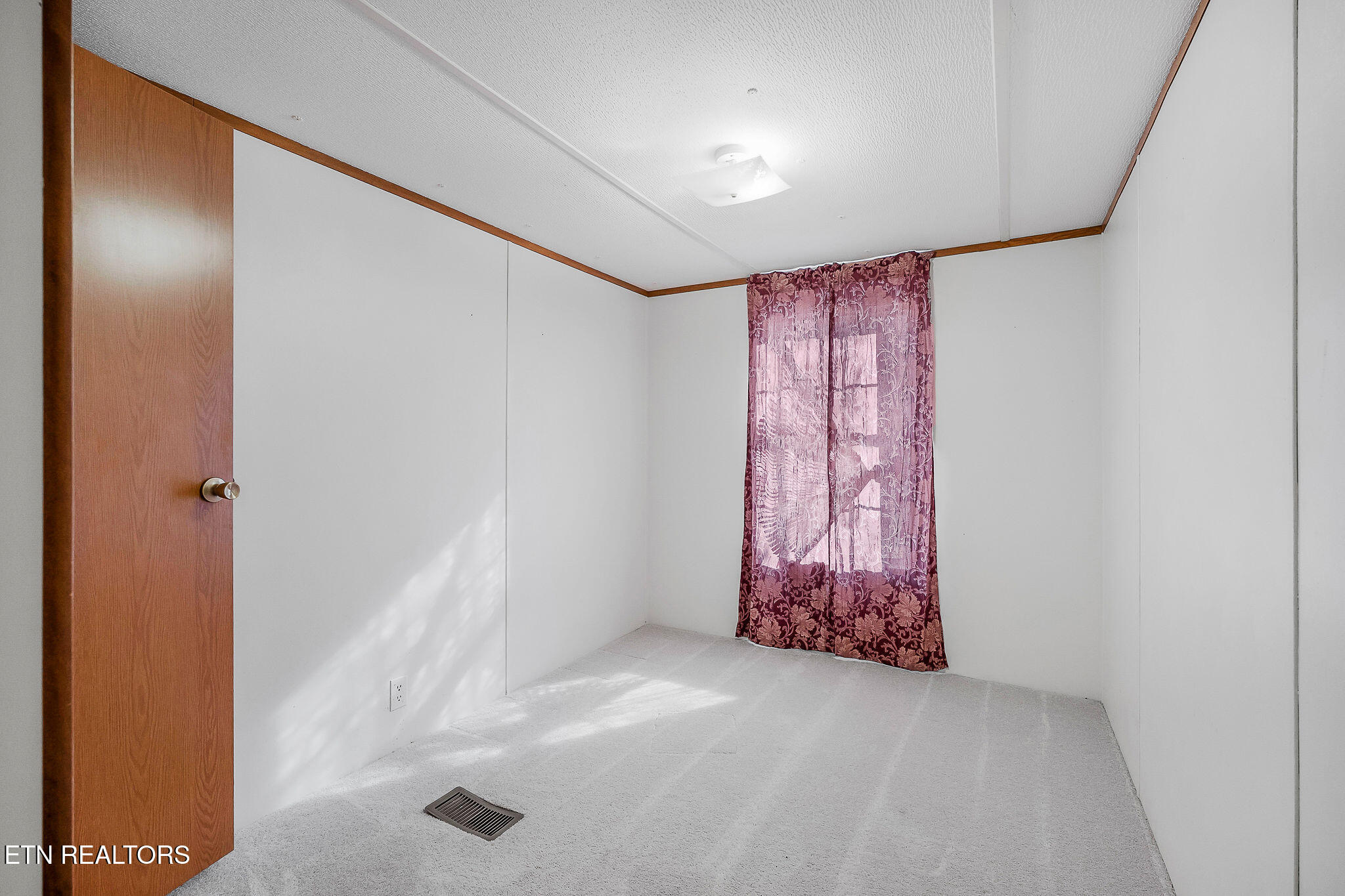 67 Fairview Loop Crossville, TN 38571 - Photo 14 of 20 DSC09573