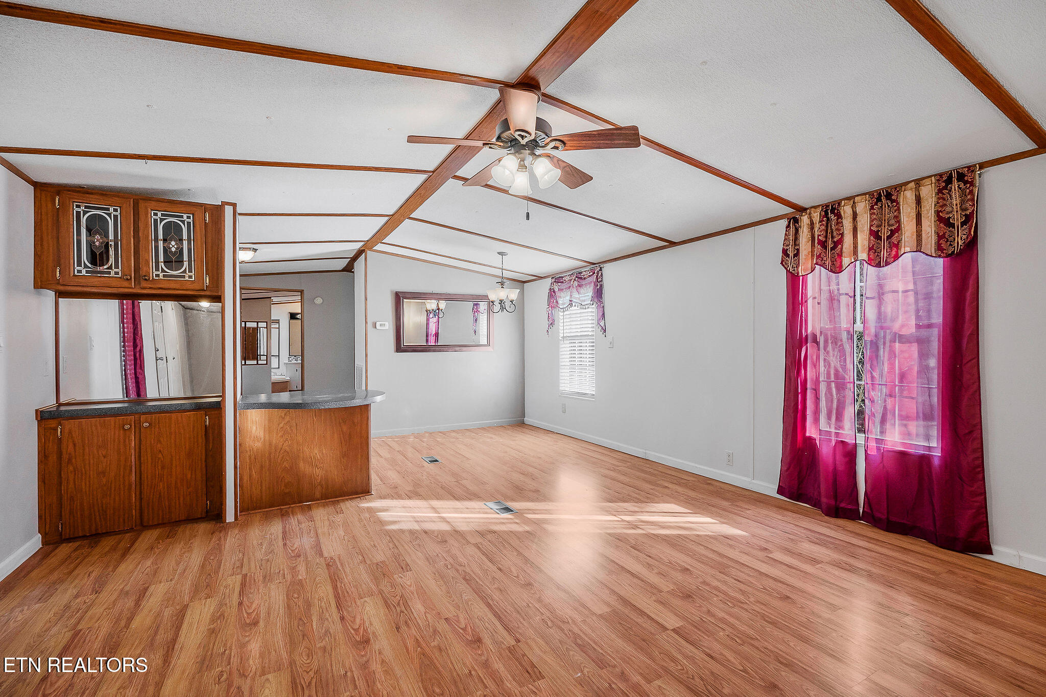 67 Fairview Loop Crossville, TN 38571 - Photo 4 of 20 DSC09543