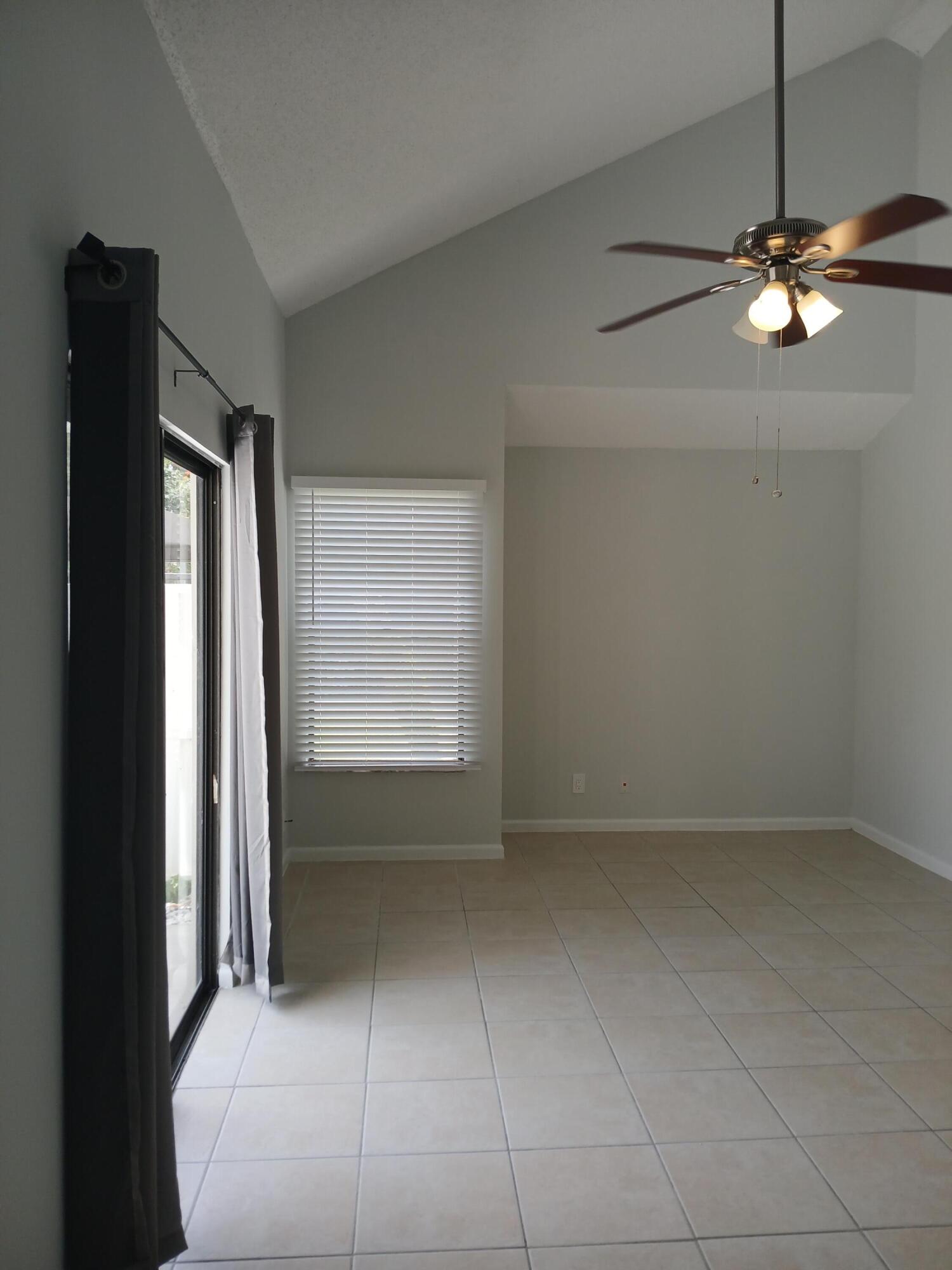 1103 Summerwinds Lane Jupiter, FL 33458 - Photo 9 of 19 1103-10