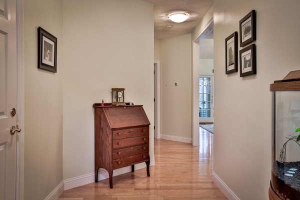 10 Raymond Court, Unit 10 Georgetown, MA 01833 - Photo 3 of 28 Gallery Image 3