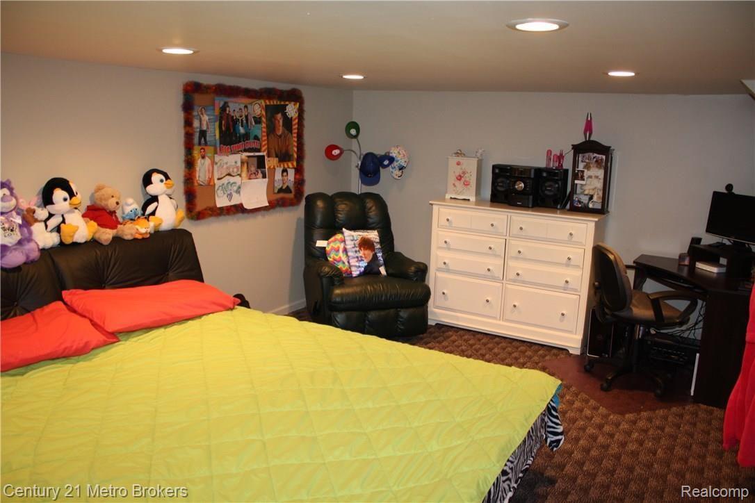 5242 East Carpenter Road Flint, MI 48506 - Photo 21 of 44 House 038.JPG
