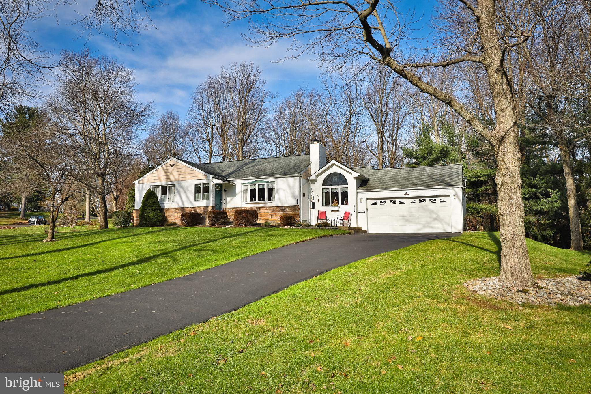 605 Raikes Road Huntingdon Valley, PA 19006 - Photo 1 of 37 Front main