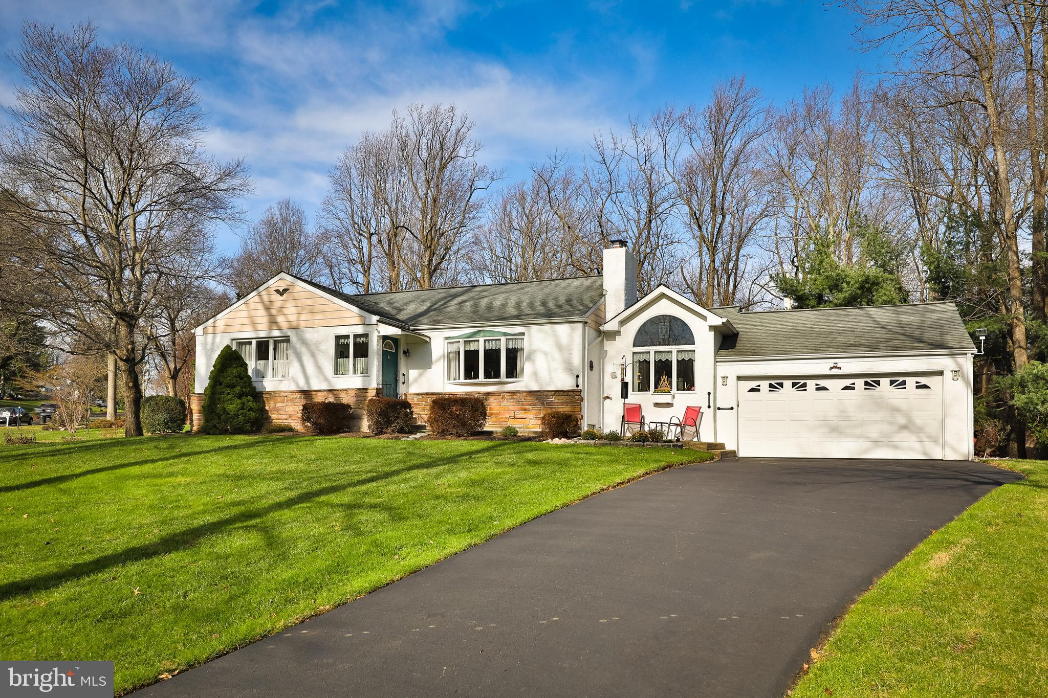 605 Raikes Road Huntingdon Valley, PA 19006 - Photo 2 of 37 Front main