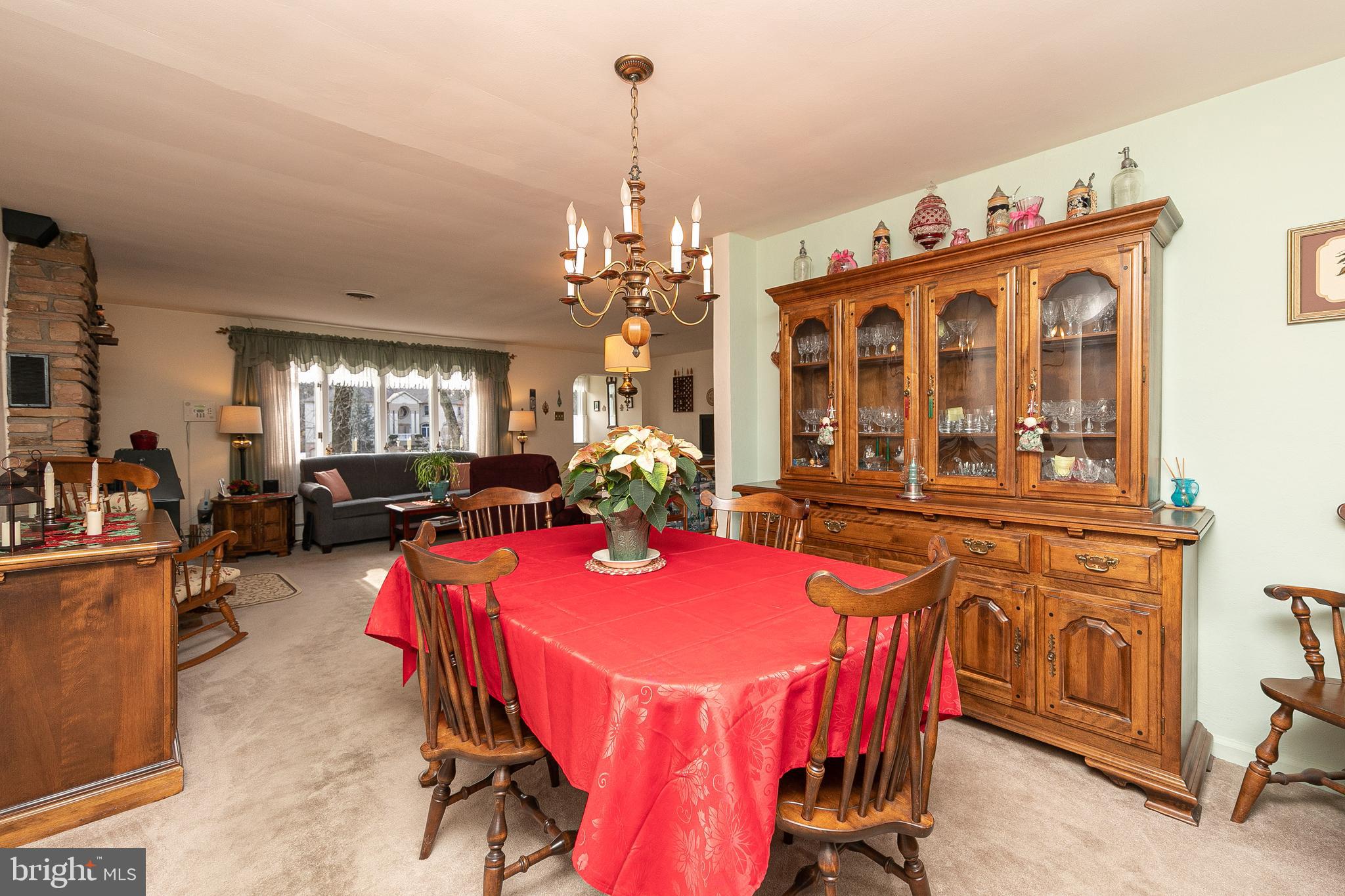 605 Raikes Road Huntingdon Valley, PA 19006 - Photo 16 of 37 dining room