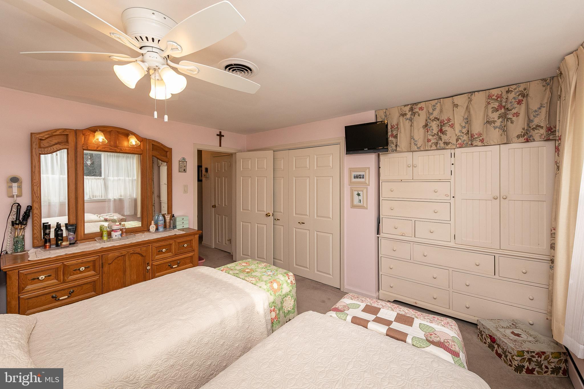 605 Raikes Road Huntingdon Valley, PA 19006 - Photo 17 of 37 master bedroom