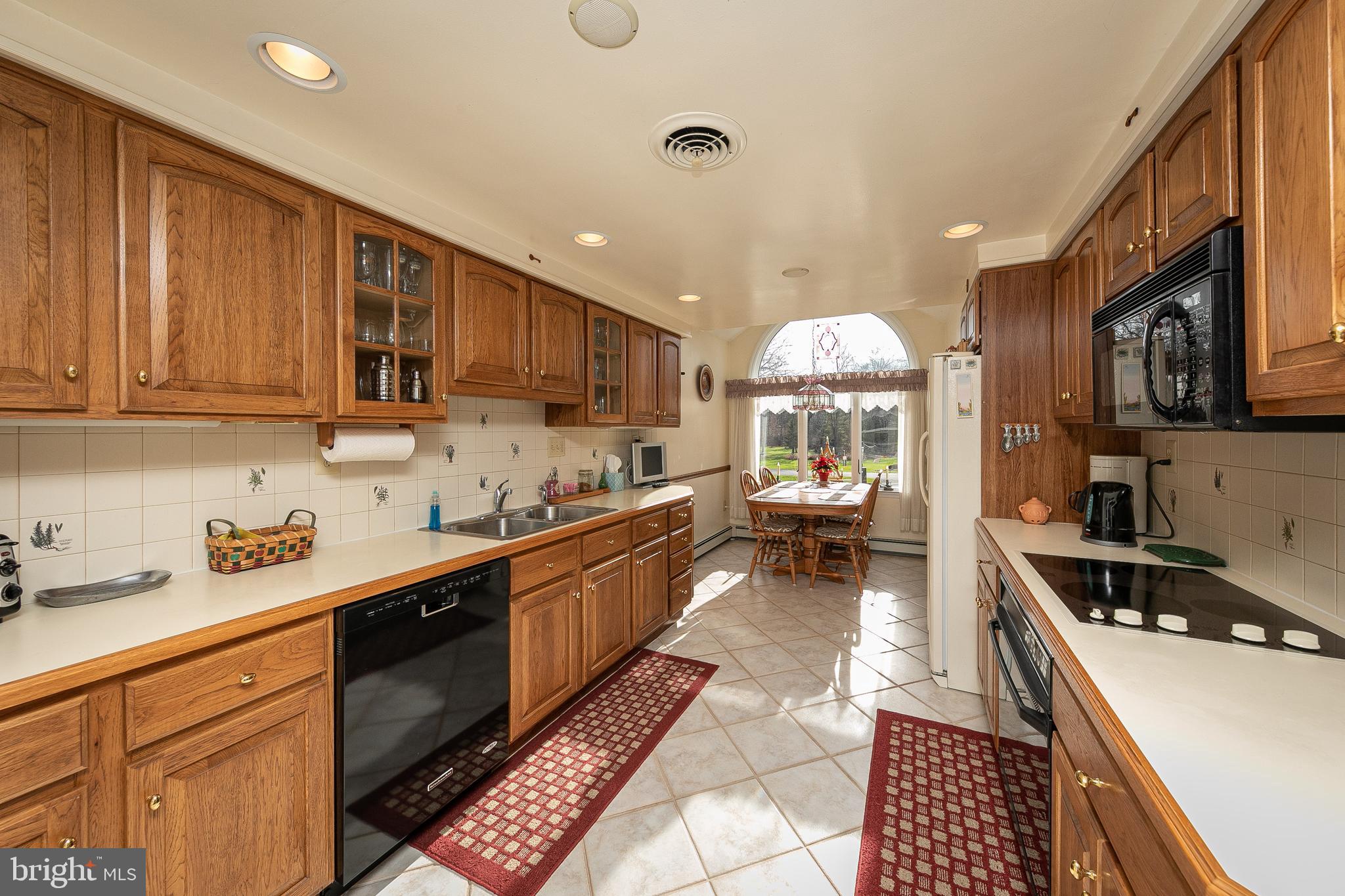 605 Raikes Road Huntingdon Valley, PA 19006 - Photo 5 of 37 Eat in Kitchen