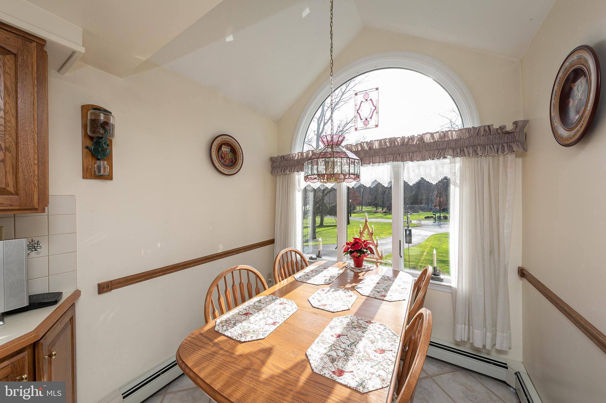 605 Raikes Road Huntingdon Valley, PA 19006 - Photo 7 of 37 Eat in Kitchen