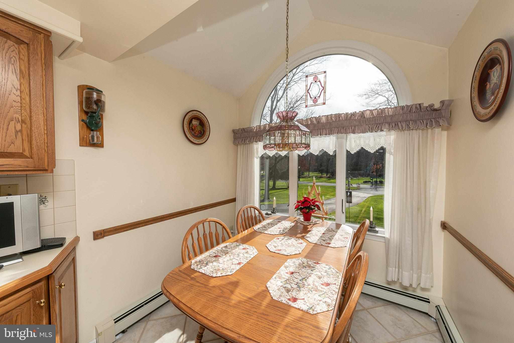 605 Raikes Road Huntingdon Valley, PA 19006 - Photo 8 of 37 Eat in Kitchen