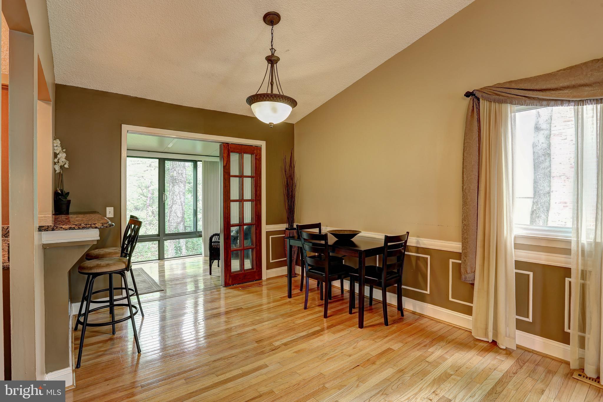 5401 Lightning View Road Columbia, MD 21045 - Photo 10 of 36 Large Dining Area