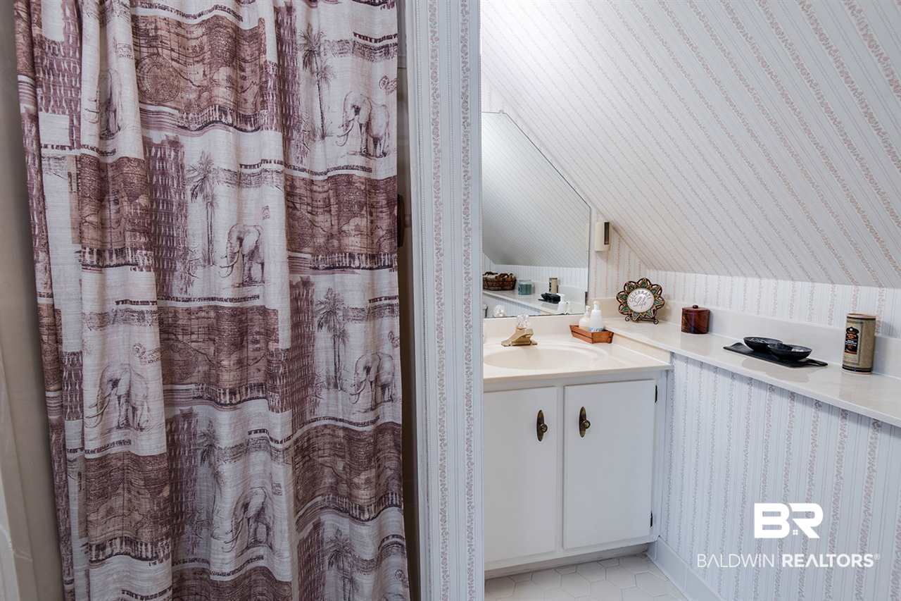 1529 Ridgeland Road West Mobile, AL 36695 - Photo 31 of 37 Upstairs Bathroom