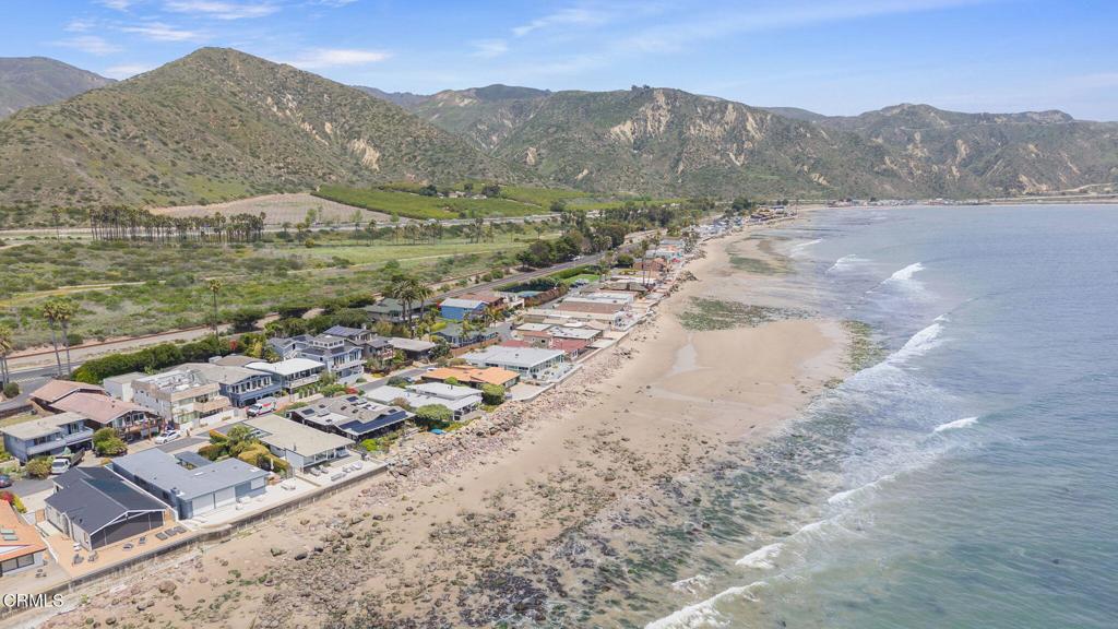 4229 Faria Road Ventura, CA 93001 - Photo 44 of 47 a view of a town with mountains in the background