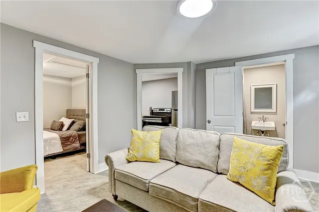 $1,600 | 3032 Grenoble Street, Unit B, Savannah, GA 31404