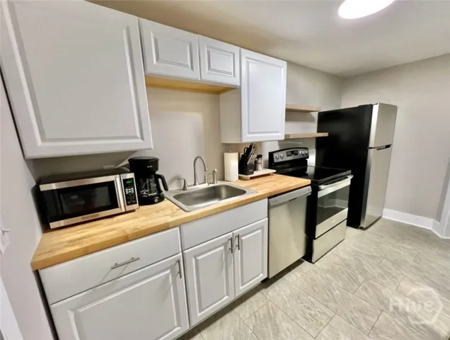 $1,600 | 3032 Grenoble Street, Unit B, Savannah, GA 31404
