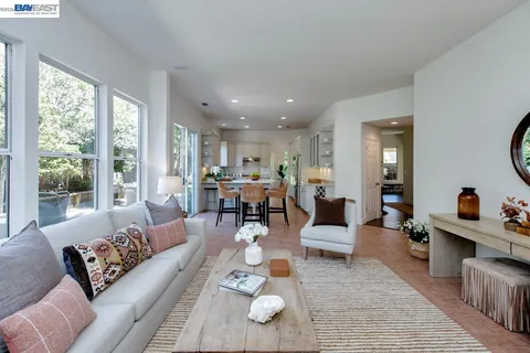 $2,095,000 | 367 Creedon Circle, Alameda, CA 94502