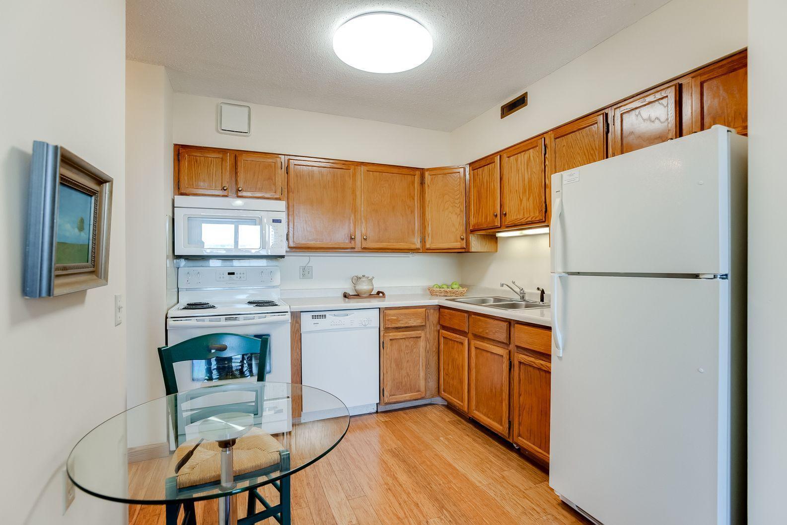 7600 Golden Valley Road, Unit 901 Golden Valley, MN 55427 - Photo 4 of 22