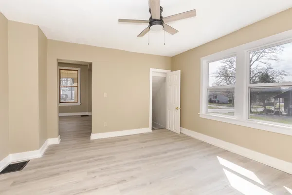 $189,000 | 706 North Prairie Street, Bloomington, IL 61701