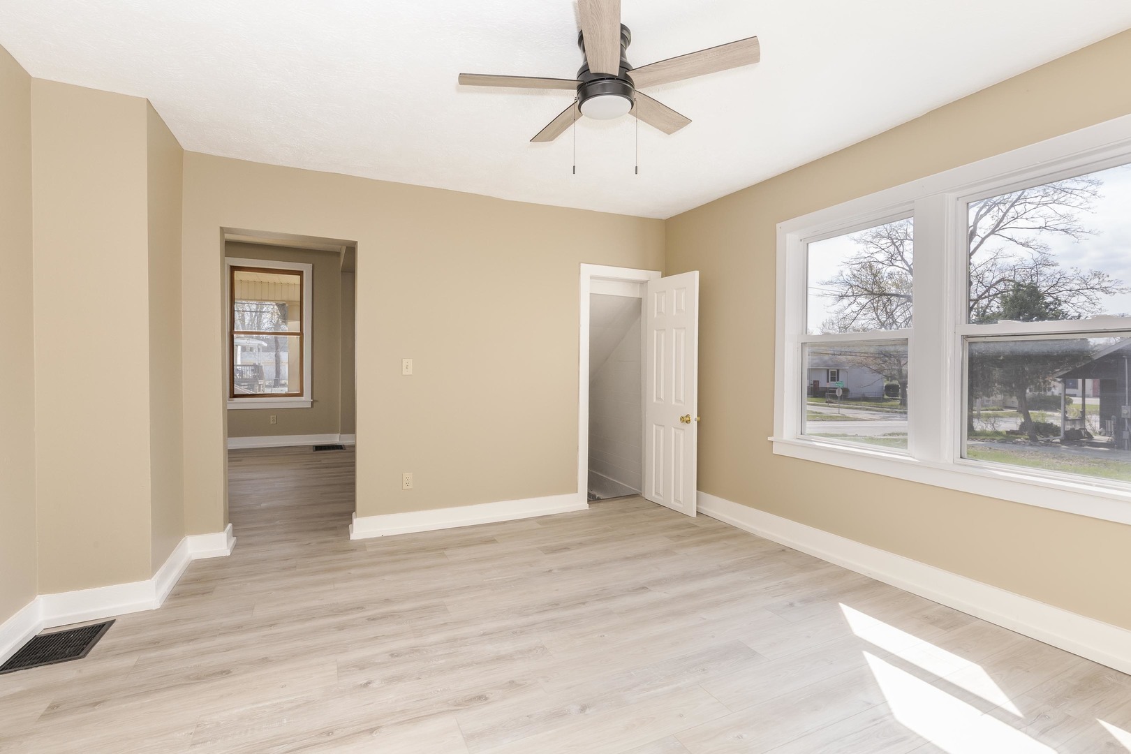 706 North Prairie Street Bloomington, IL 61701 - Photo 16 of 42