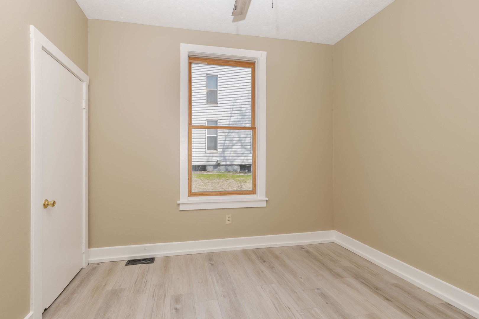 706 North Prairie Street Bloomington, IL 61701 - Photo 17 of 42