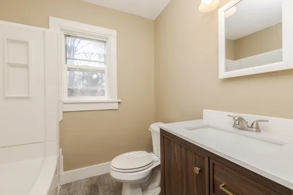 $189,000 | 706 North Prairie Street, Bloomington, IL 61701