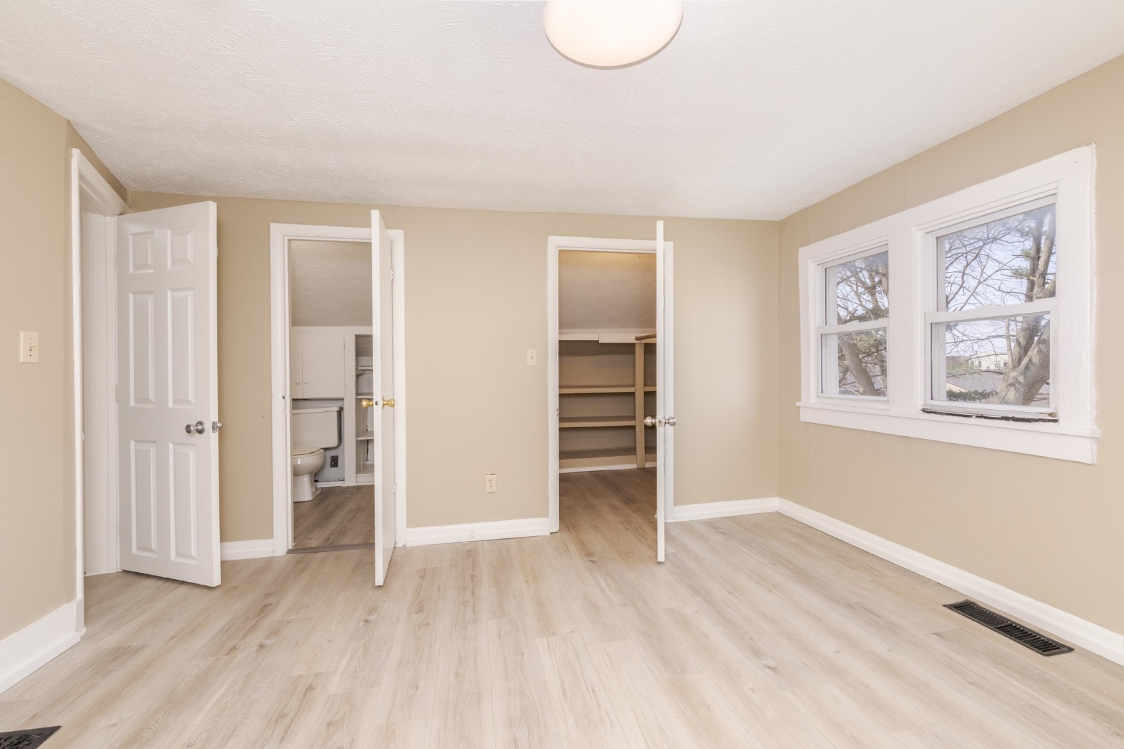 706 North Prairie Street Bloomington, IL 61701 - Photo 23 of 42