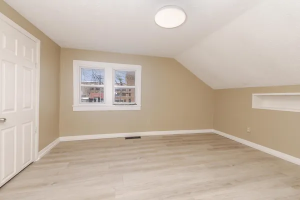 $189,000 | 706 North Prairie Street, Bloomington, IL 61701